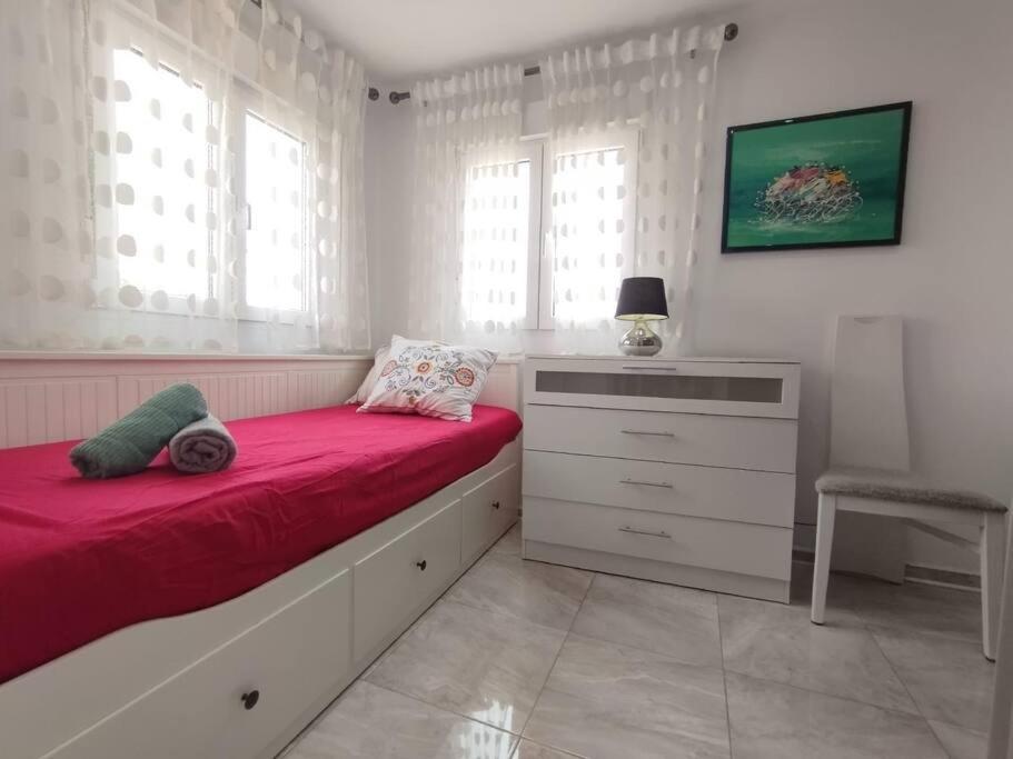 Beautiful 3 Bedroom Townhouse In Urb. Tropicana, Nerja Exterior foto