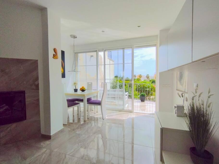 Beautiful 3 Bedroom Townhouse In Urb. Tropicana, Nerja Exterior foto